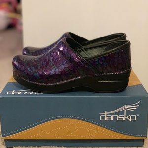 Dansko Professional Purple Pebble Patent